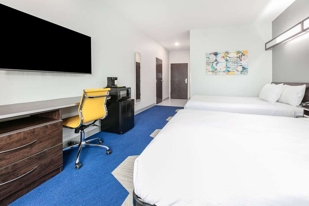 Microtel Inn & Suites by Wyndham Austin Airport - photo 10