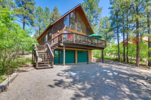 Pagosa Springs Chalet with Mtn Views Near Downtown — 4-Star Luxury Hotel in Pagosa Springs, United States