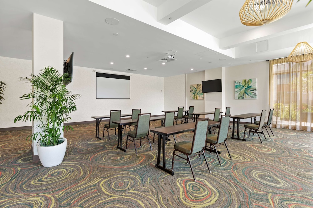 Embassy Suites By Hilton Oahu Kapolei - photo 74