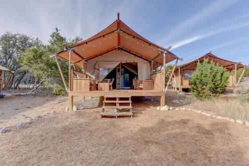 Glamping Escape with Fire Pit on Winery in Johnson, United States