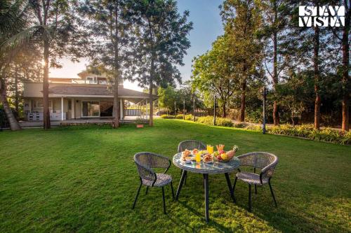StayVista’s Silver Grove Serene Haven with Expansive Lawn & Terrace in Nashik, India
