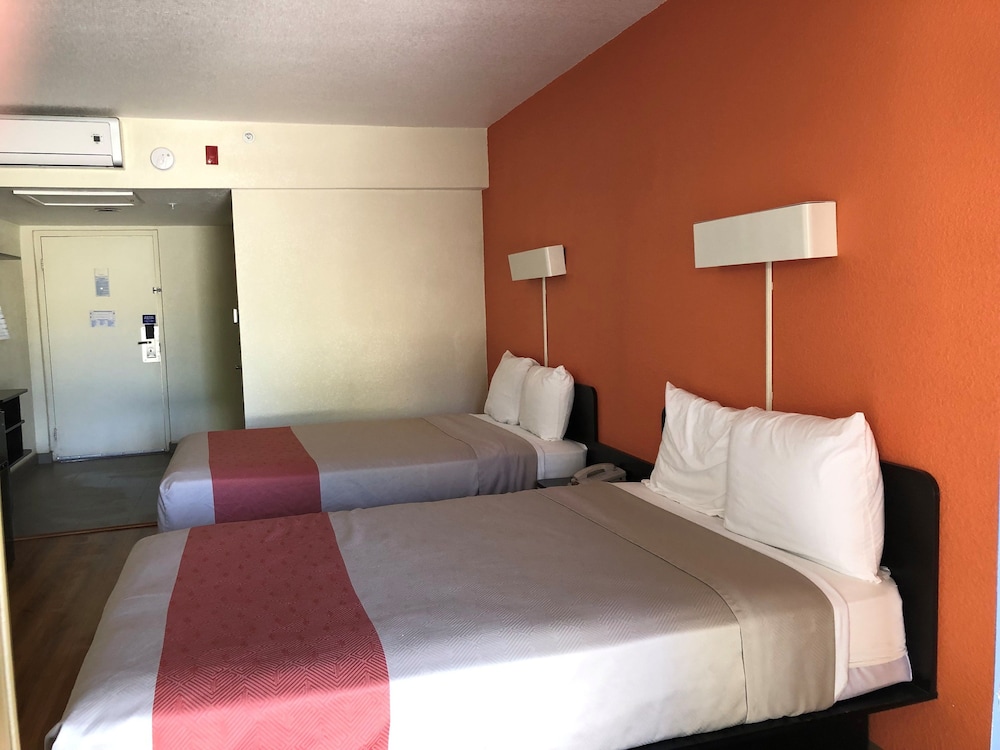 Days Inn by Wyndham Brawley - photo 7