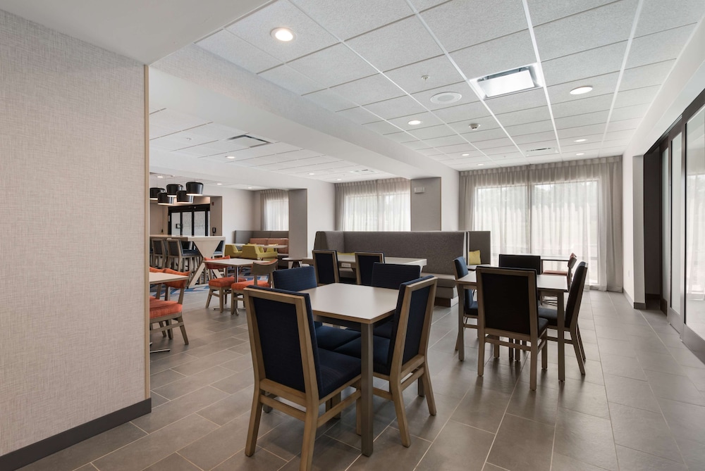 Hampton Inn Niles - photo 26