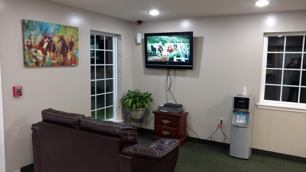 Hurricane Inn - photo 4