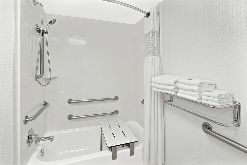 Hampton Inn Atlanta Newnan - photo 11