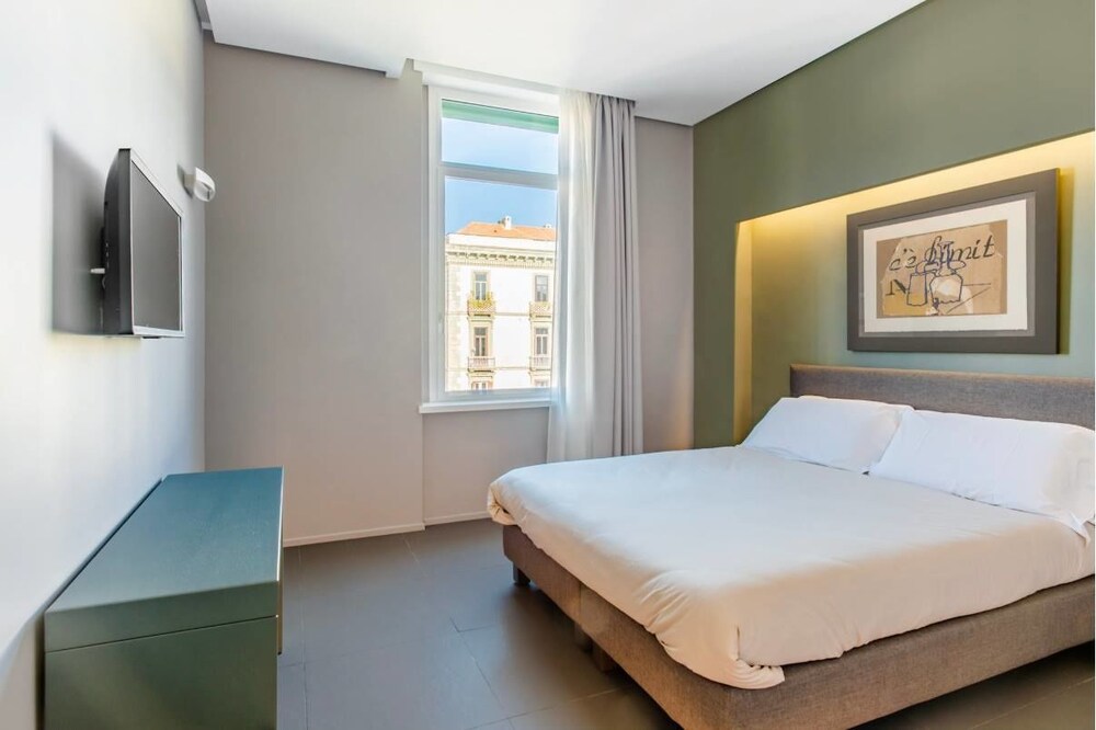 Yourelais Pergolesi — 4-Star Luxury Hotel in Chiaia, Italy