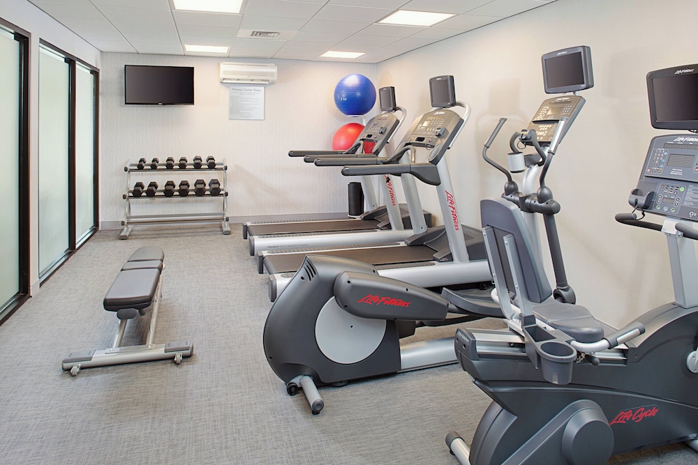Courtyard by Marriott Manchester Boston Regional Airport - photo 24