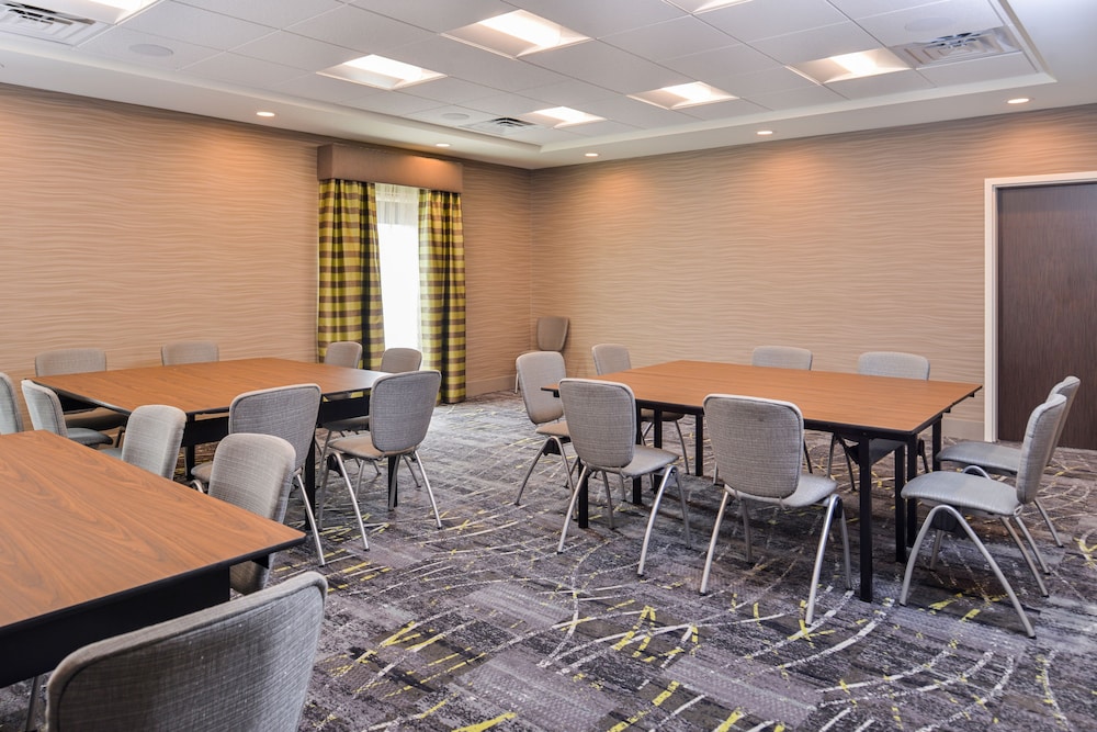 Hampton Inn Omaha Airport - photo 36