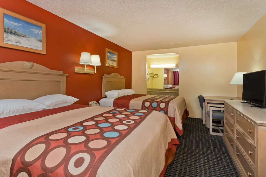 Super 8 by Wyndham Chipley - photo 12