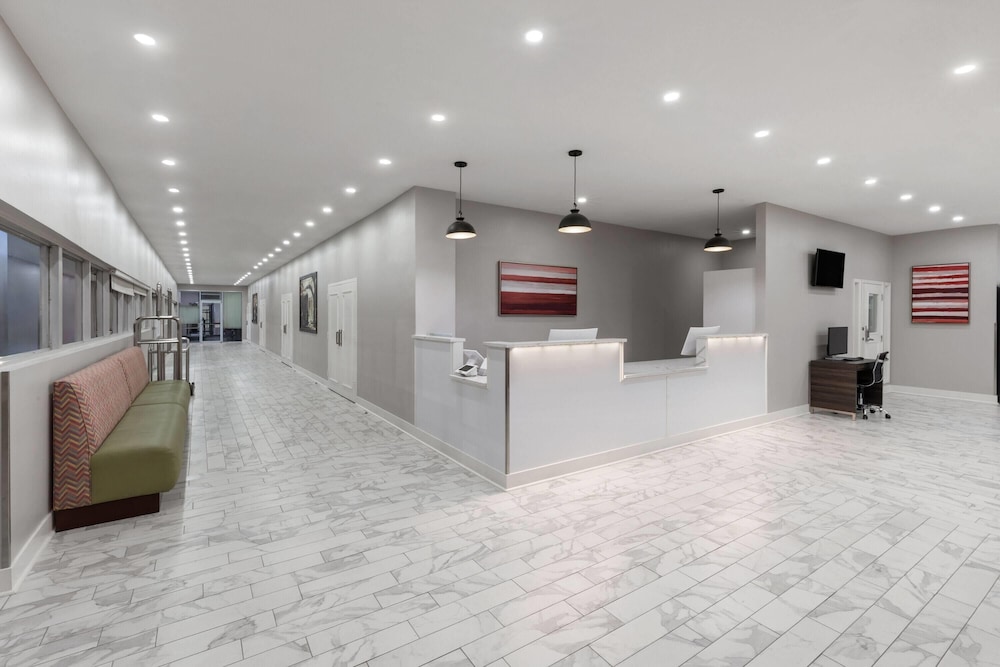 Ramada By Wyndham Kenner New Orleans Airport South - photo 3