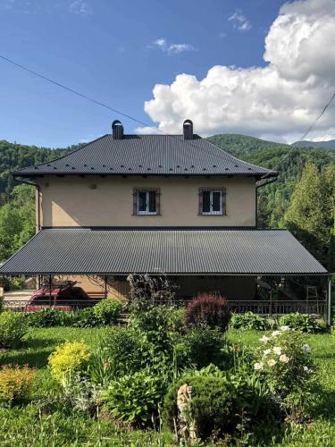 Cottage Lure — 4-Star Luxury Hotel in Yaremche, Ukraine