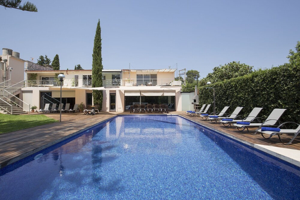 Villa Cati — 4-Star Luxury Hotel in Inca, Spain