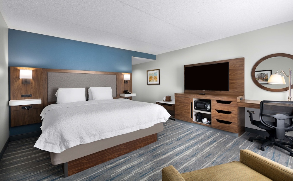 Hampton Inn Charlotte Belmont at Montcross - photo 8