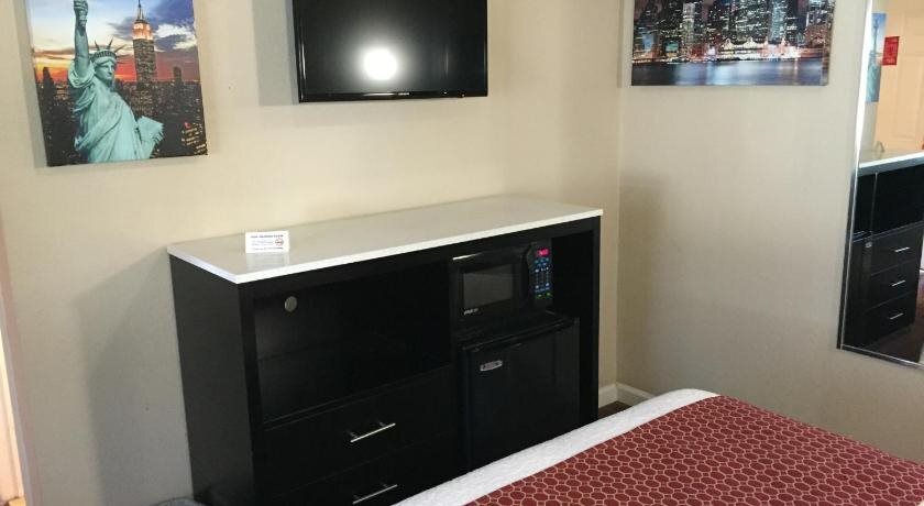 Relax Inn North Babylon - photo 13