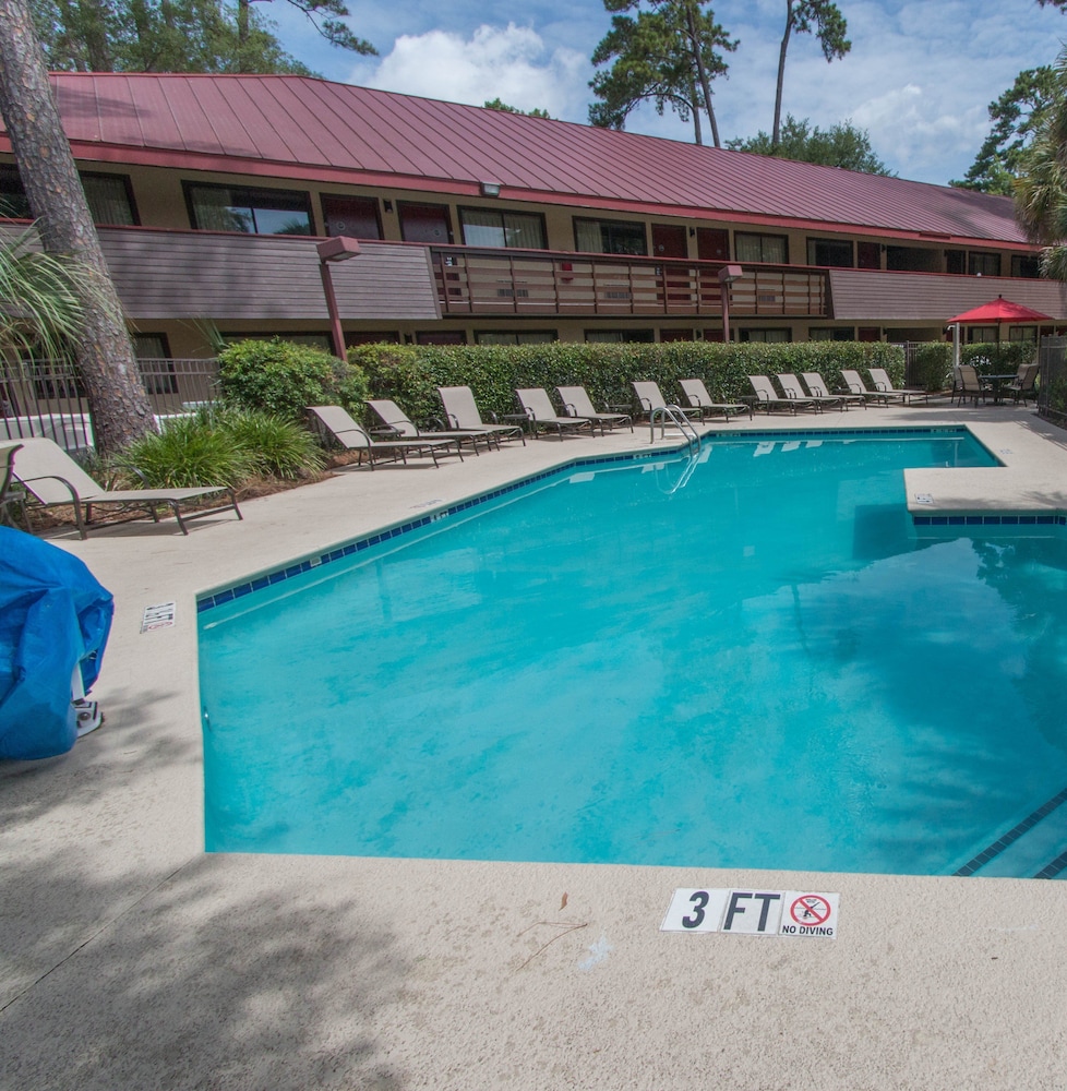 Red Roof Inn Hilton Head Island - photo 31