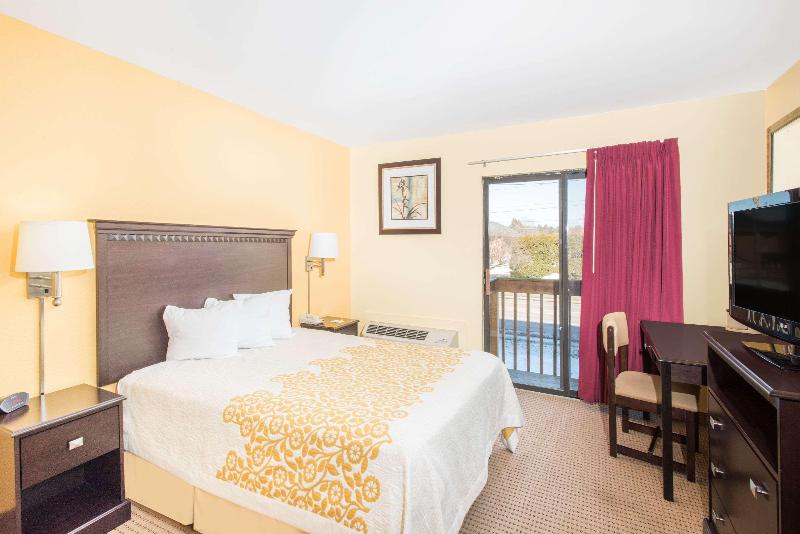 Days Inn by Wyndham Colchester Burlington - photo 9