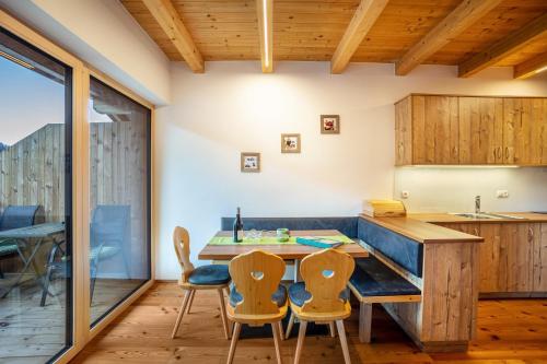 Kreuzplonhof Apt Dorfblick — Luson — photo 3