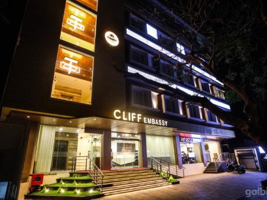 Cliff Embassy Banquet And Suites — hotel in Shimoga
