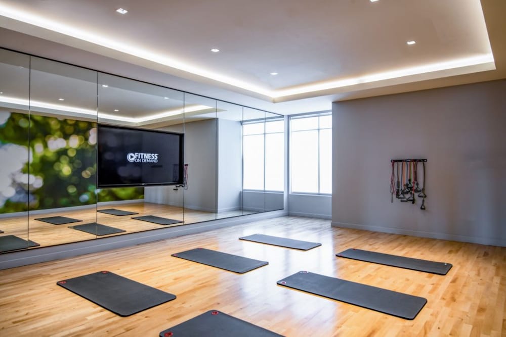 Global Luxury Suites East Boston - photo 44