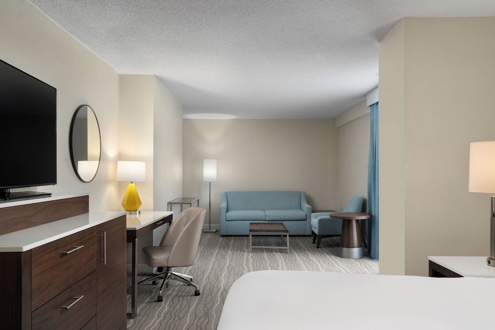 Doubletree by Hilton Hotel Norfolk Airport - photo 8