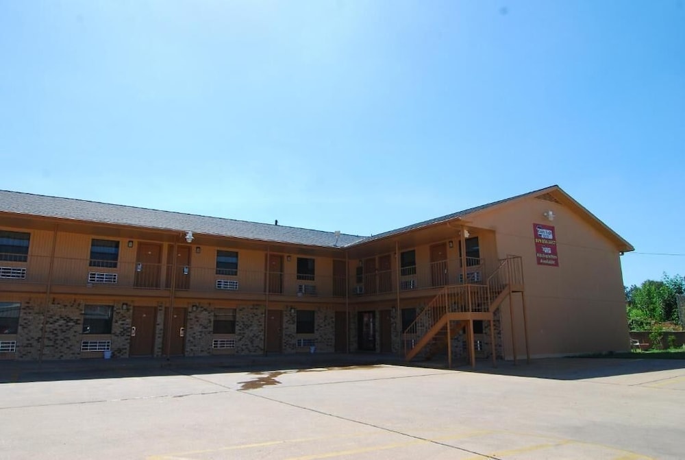 Coach Light Inn Brenham - photo 35