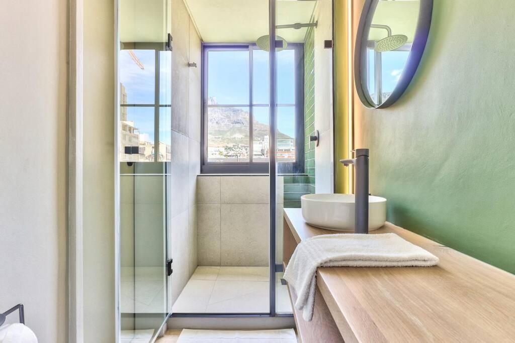 Modern Sunfilled Urban Apt at The Harri w views