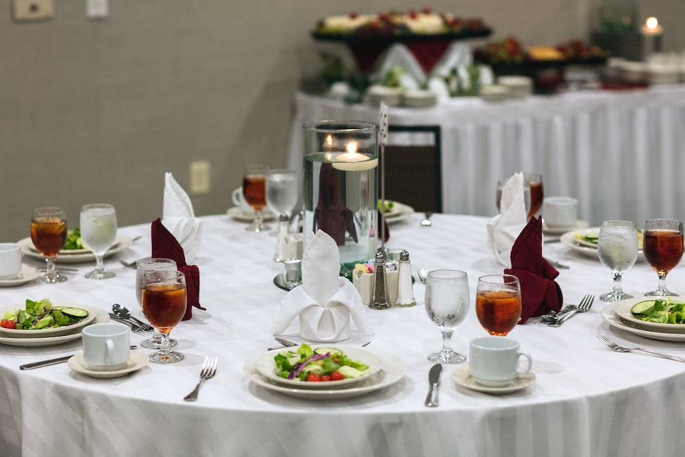 Holiday Inn Hotel & Suites Atlanta Airport North by IHG - photo 64