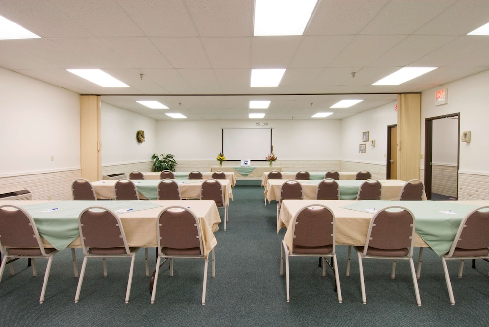 Americas Best Value Inn Torrington - photo 24