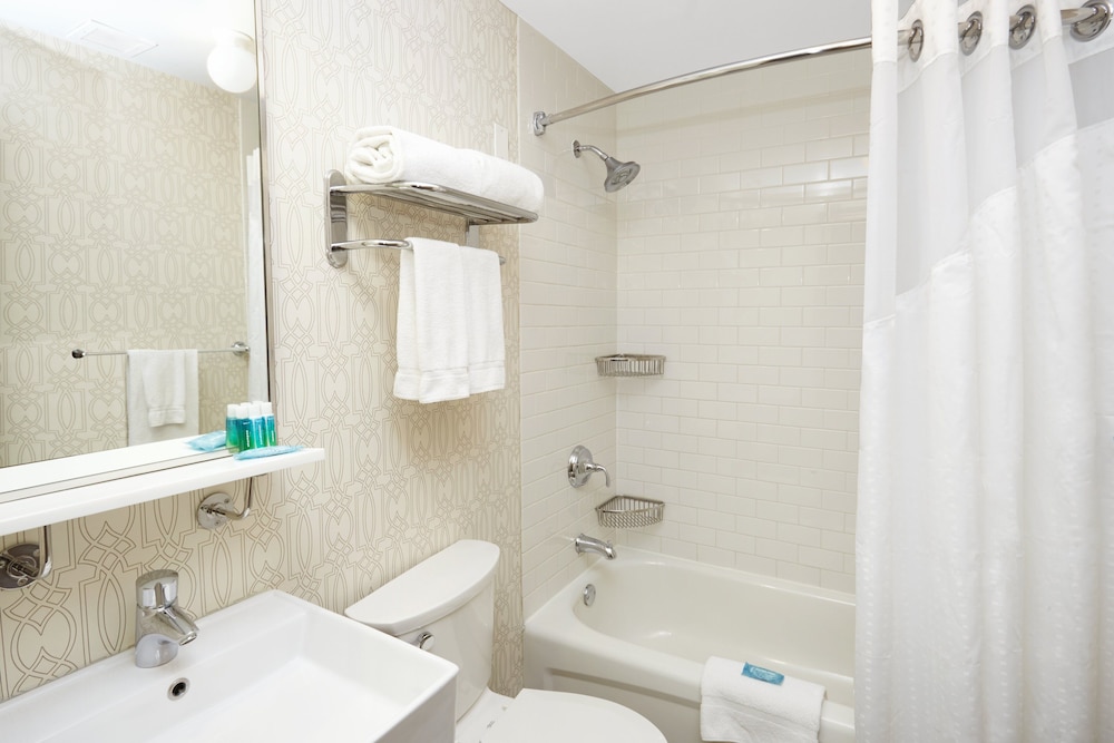 Holiday Inn Express Chicago Magnificent Mile - photo 31
