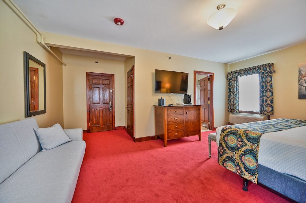 Tom Quick Inn - photo 21