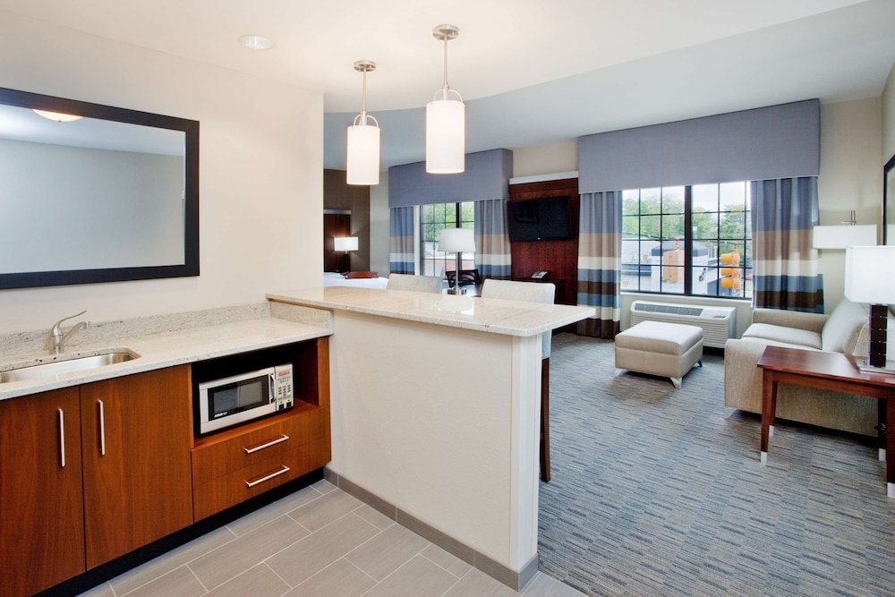 Hampton Inn & Suites Chapel Hill Carrboro Downtown - photo 8