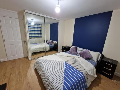 Rooms With Shared Bath Kitchen Parking — Slough