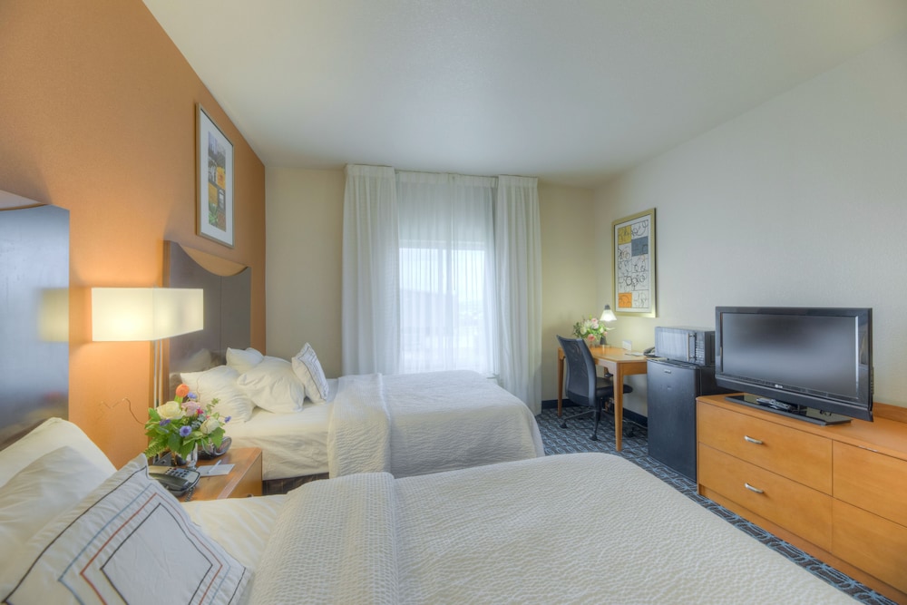 Fairfield Inn & Suites by Marriott Laramie - photo 6