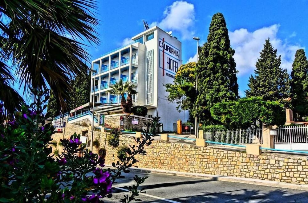 Hôtel California - carbon neutral hotel in Le Lavandou