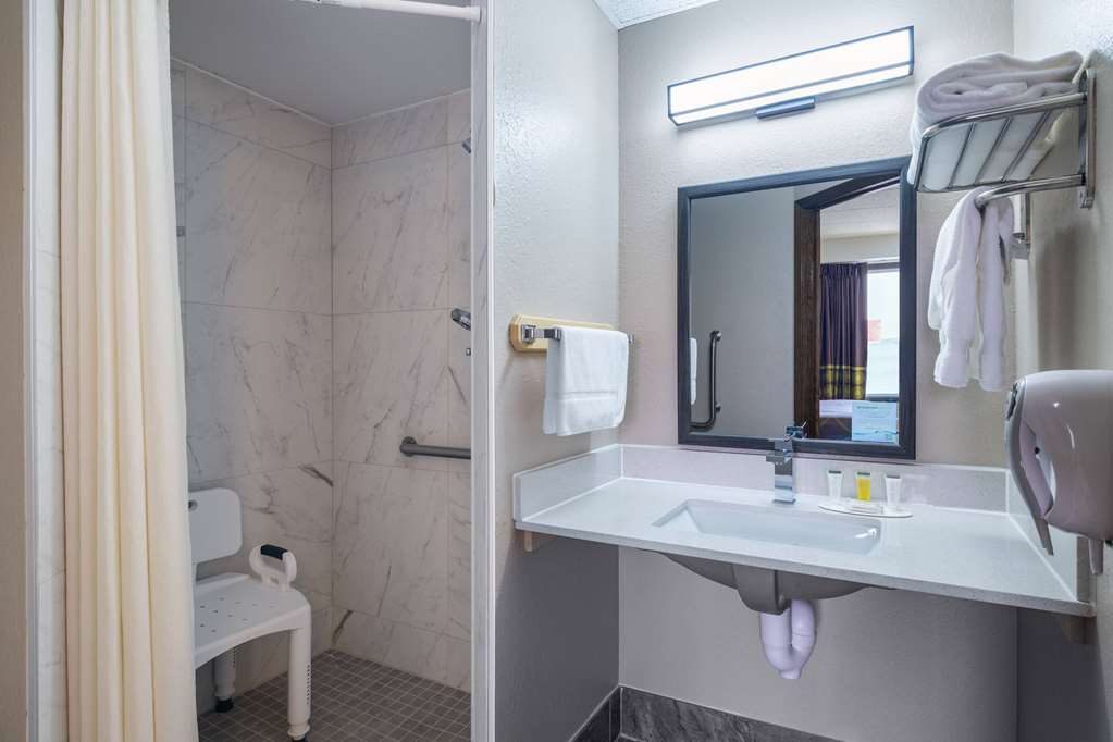 Super 8 by Wyndham Owatonna - photo 24
