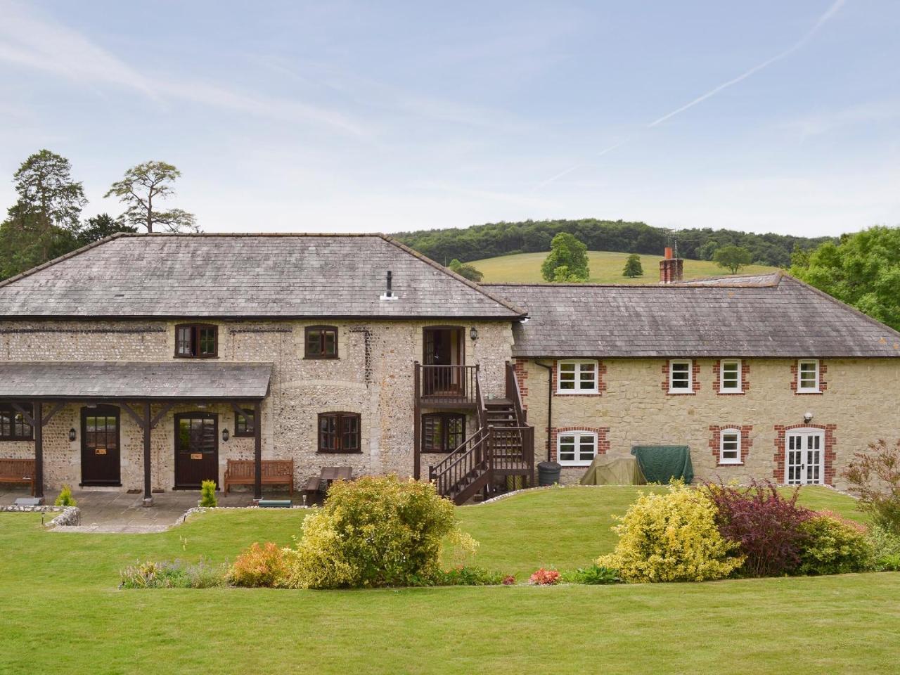 Stable Cottage — 5-Star Luxury Hotel in Petersfield, United Kingdom