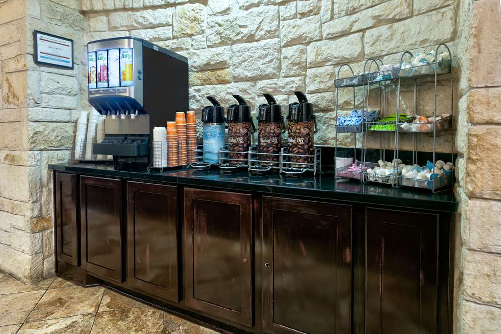 Comfort Suites Arlington Entertainment District - photo 22