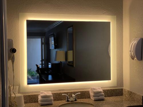 Legacy Inn & Suites Garden Grove CA - photo 18
