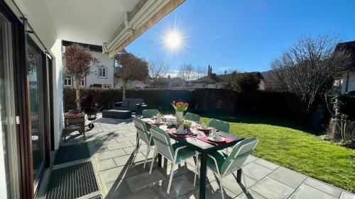 Large holiday apartment with sauna terrace garden and open fireplace — 4-Star Luxury Hotel in Lenggries, Germany