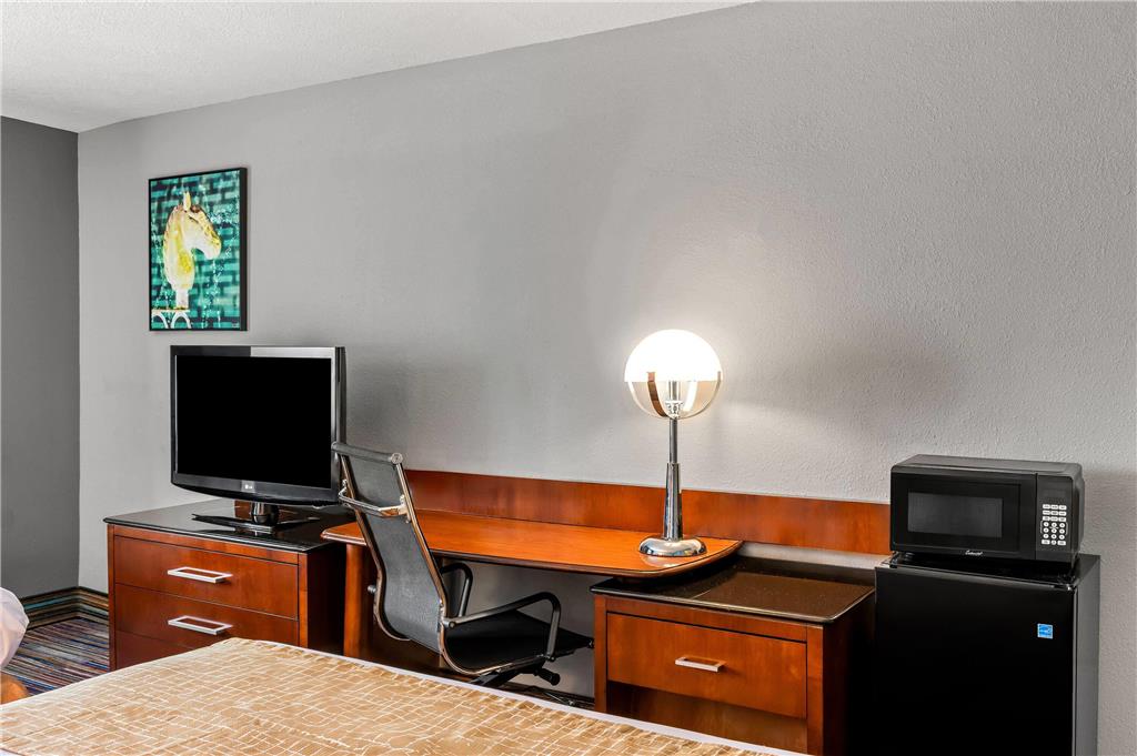 Travelodge by Wyndham Bloomington - photo 16