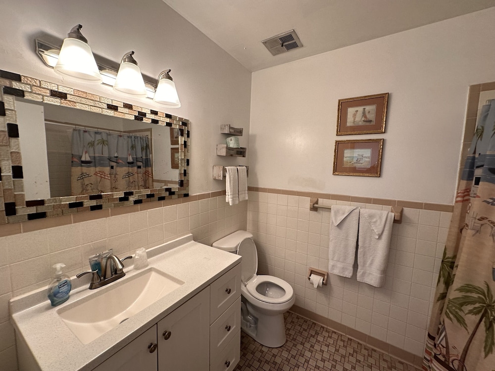 Malibu Resort Motel - photo 29