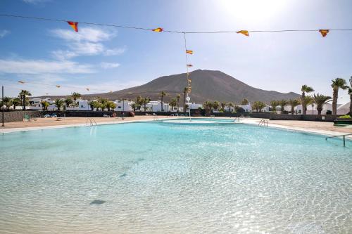 Kira Suite — 4-Star Luxury Hotel in Playa Blanca, Spain