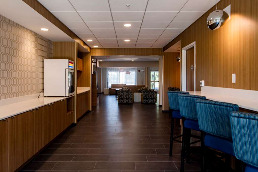 Microtel Inn & Suites by Wyndham Amsterdam - photo 9