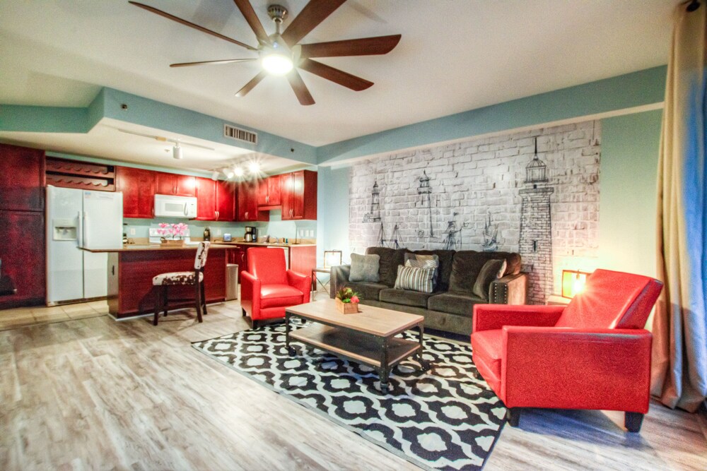 Laketown Wharf Resort by Aneliya's Rentals - photo 592