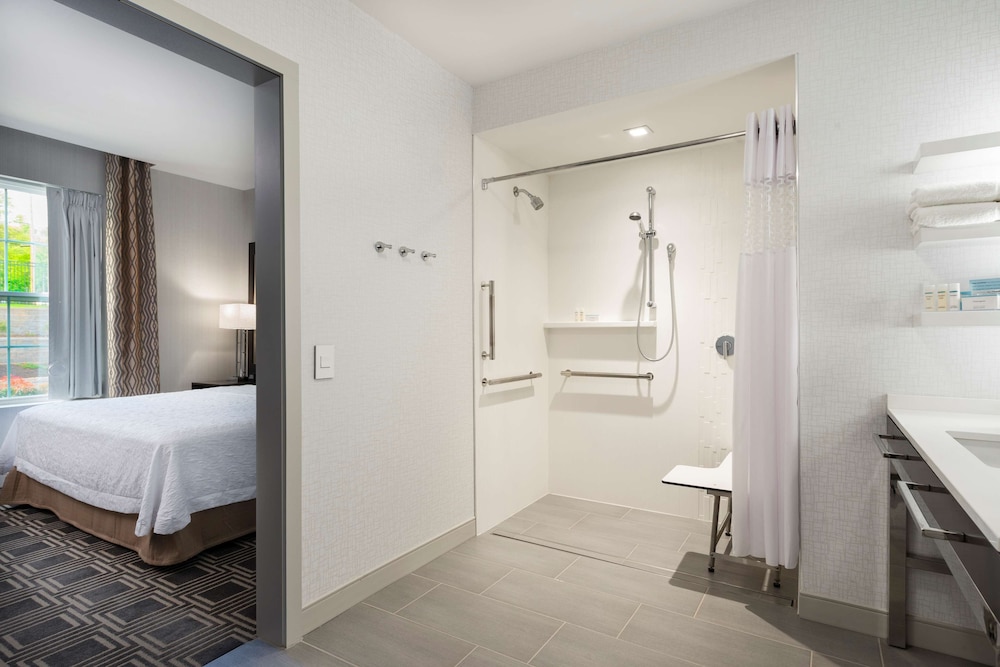 Hampton Inn & Suites Bridgewater - photo 28
