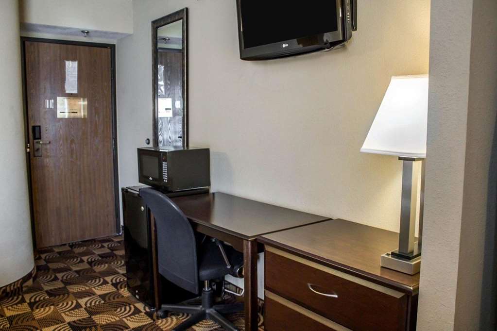 Quality Inn Brunswick Cleveland South - photo 7