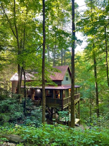 Cozy Cabin in Red River Gorge — 4-Star Luxury Hotel in Rogers, United States