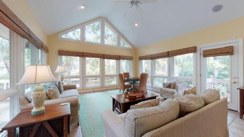 3 Midstream - photo 9