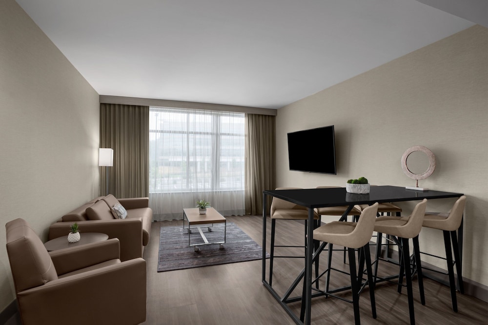 AC Hotel Pittsburgh Southpointe - photo 18