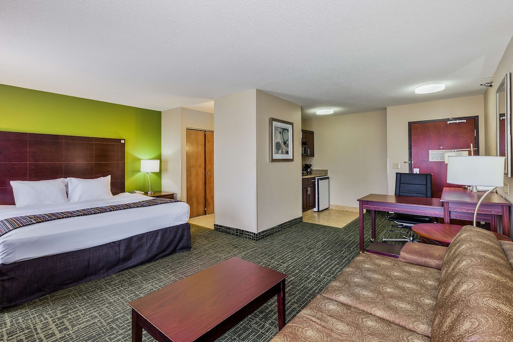 Staybridge Suites Cedar Rapids North by IHG - photo 9
